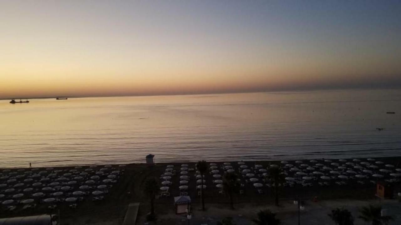 Alex Beach Apartment 31 Larnaca Ngoại thất bức ảnh